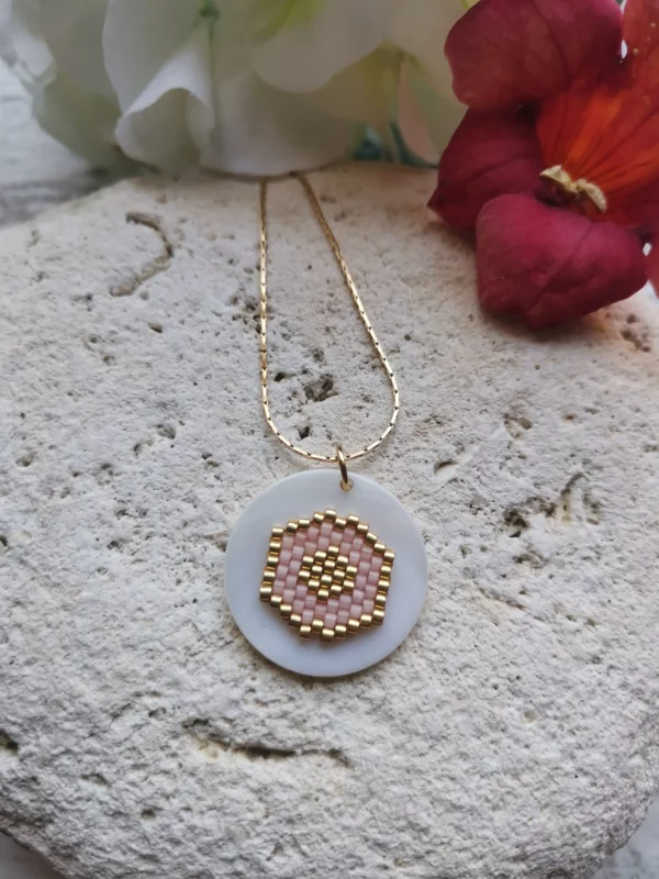 Collier perles Miyuki tissées | palet de nacre | chaîne acier inoxydable – Image 3