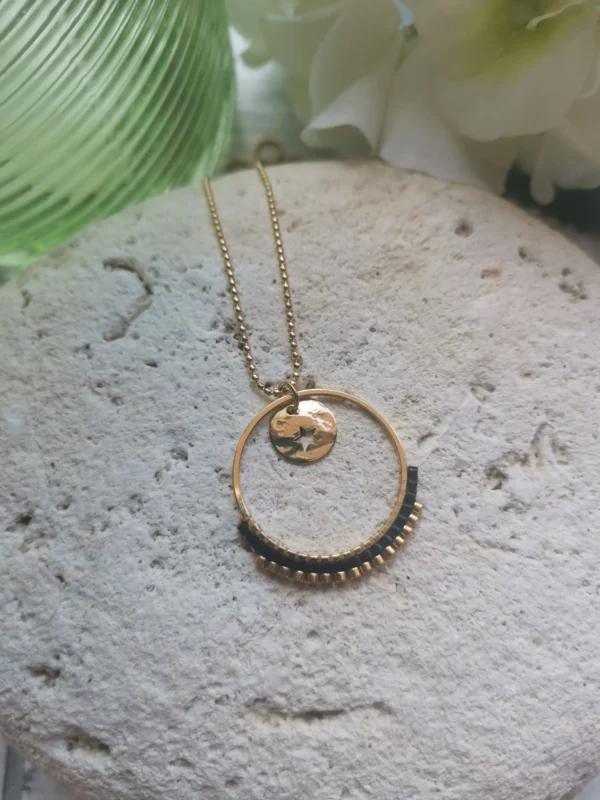 Collier pendentif anneau Miyuki tissé | acier inoxydable – Image 9
