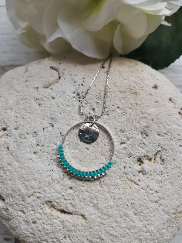 Collier pendentif anneau Miyuki tissé | acier inoxydable – Image 4